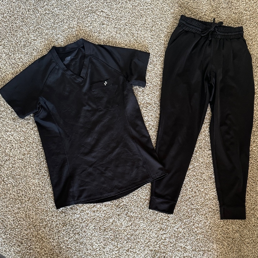 Fitscrubs evrpur Black Women’s Scrub Top & Jogger Pants Set